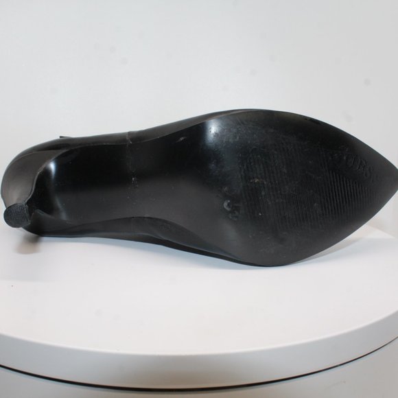 GUESS T Pyramid Studded Sz 8.5M Black Leather Ankle Booties Stilettos Heels #144 - Picture 13 of 16